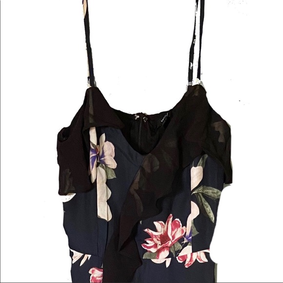 BLACK FLORAL RUFFLED DETAIL MAXI DRESS - Picture 7 of 10